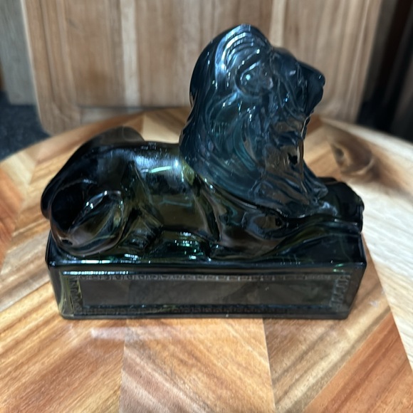 $5 bundled - Avon Classic Lion Tribute After Shave green glass bottle - Picture 3 of 8